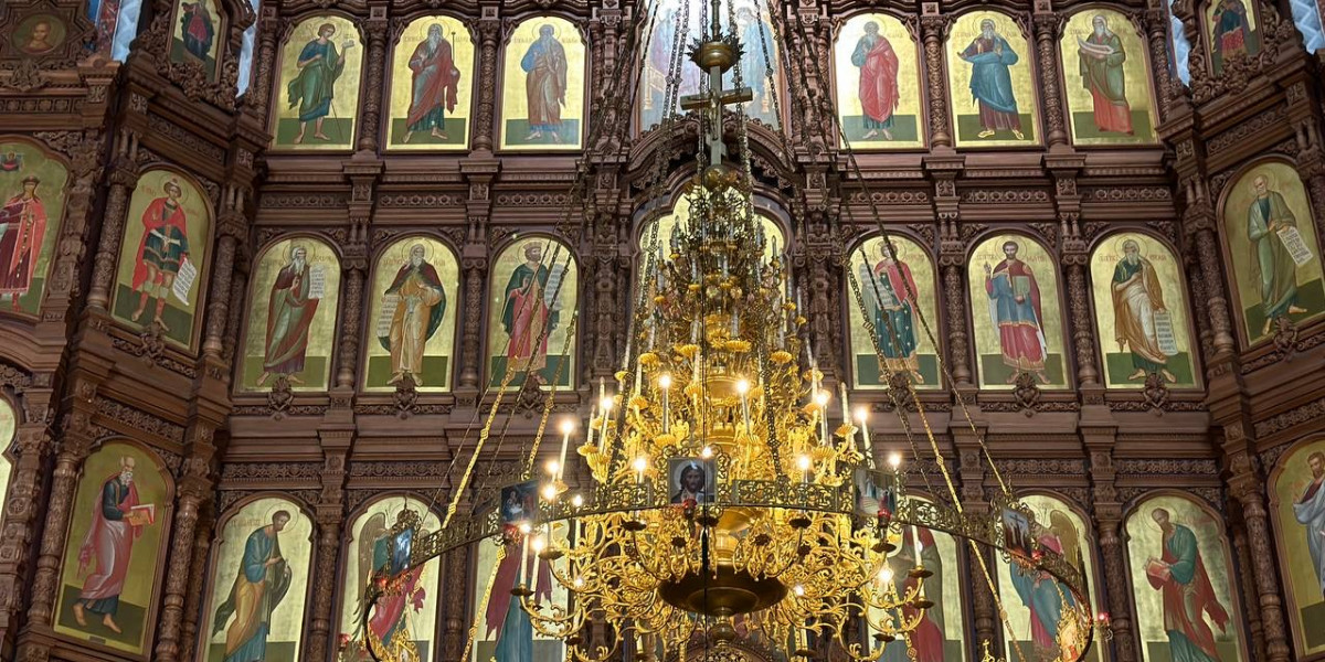 В Красноярском крае двое пьяных парней устроили танцы в церкви редакции