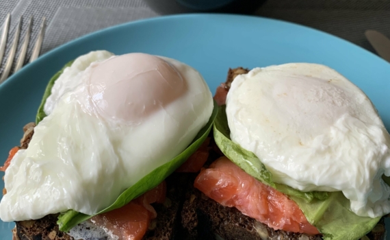 Яйца по-шотландски: фаршированная нежность с жидким желтком — идеальная альтернатива пашот