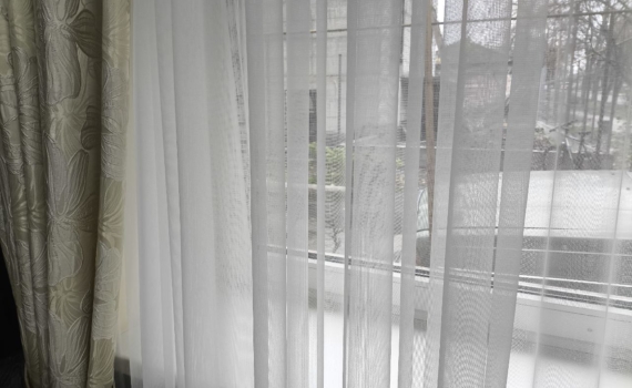 Мне надоело, что из окна дует: взяла ПВА и туалетную бумагу — сквозняк исчез